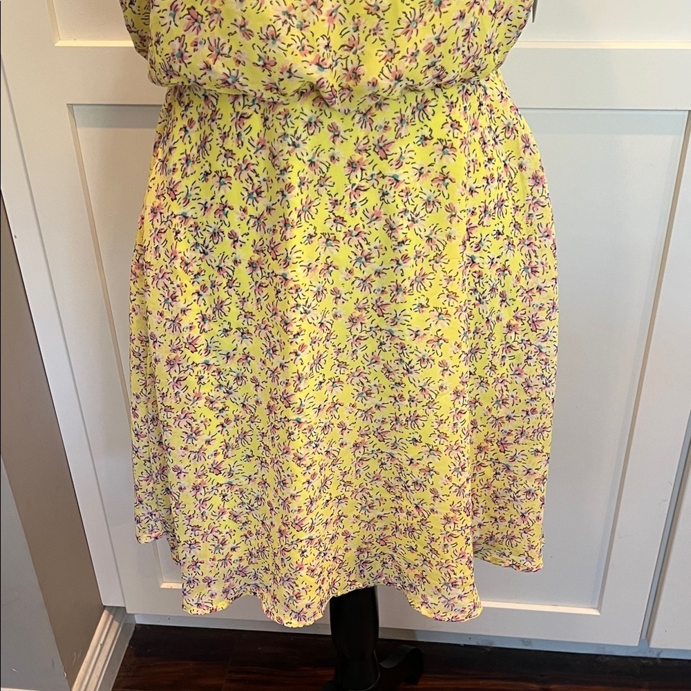 NWT BeBop Yellow Floral Dress M - Picture 4 of 8